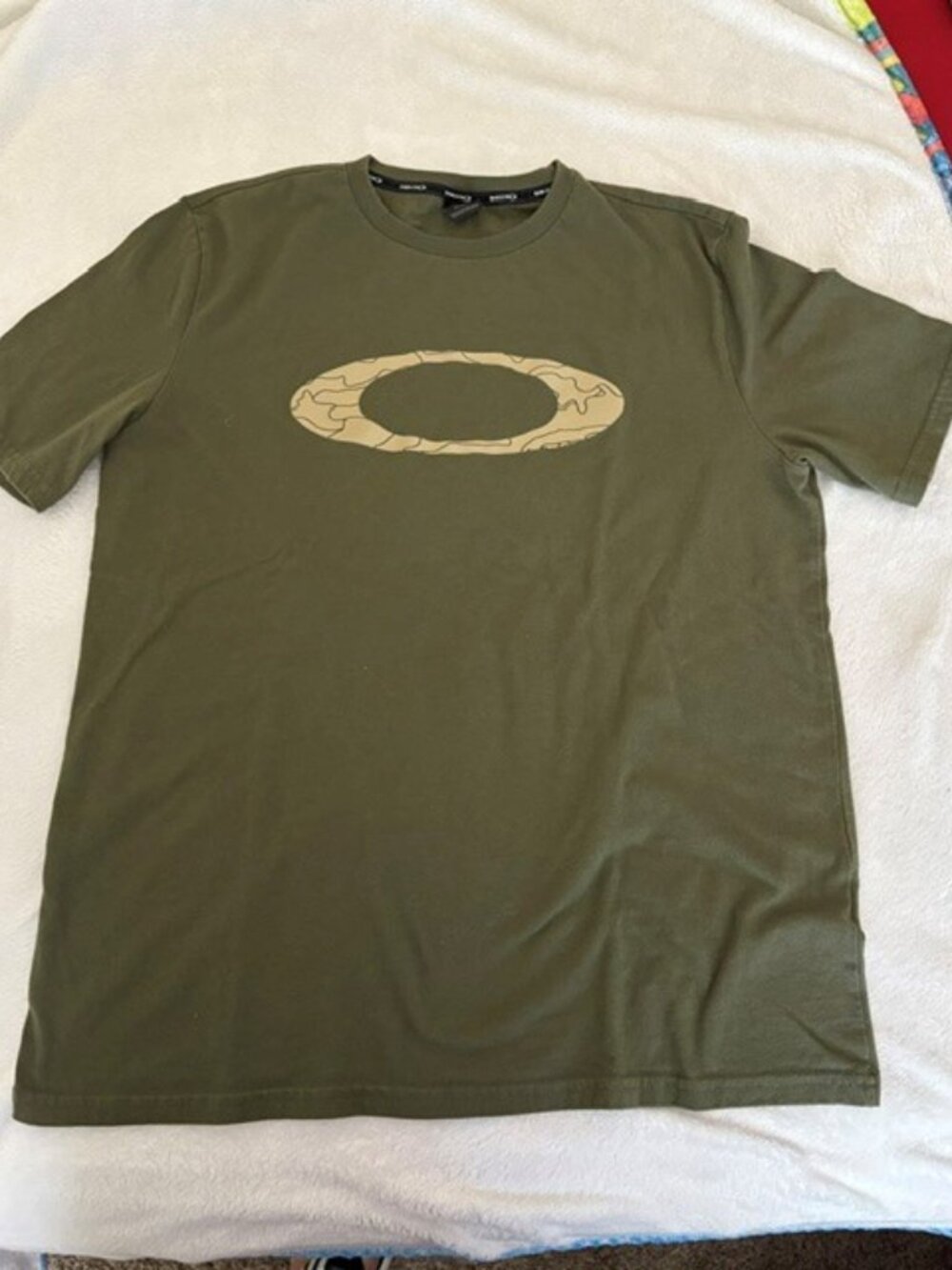 Men's Oakley T-Shirt